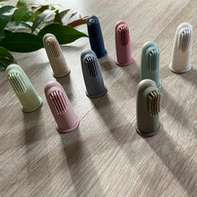 Carregar imagem no visualizador da galeria, Escova de dentes em silicone azul escuro